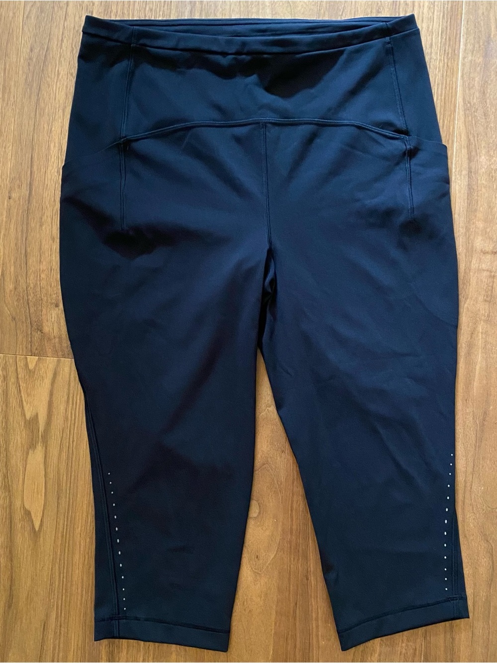 Lululemon Cropped Leggings Capri Black Pockets
